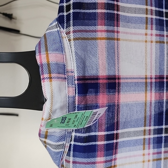 NWT, Plus-size Paper + Tee Button Down Shirt,  Blue/Pink Multi Plaid, Size 3X - Picture 3 of 15